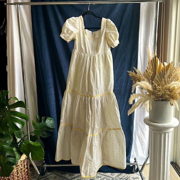 1970's Wedding Dress, Vintage White Eye-lit details, yellow ribbon, Size Medium - Picture 3 of 14